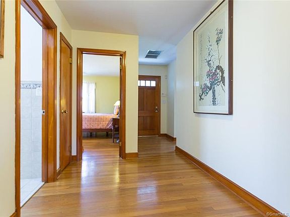 3rd image of 27 Tally Ho Ln