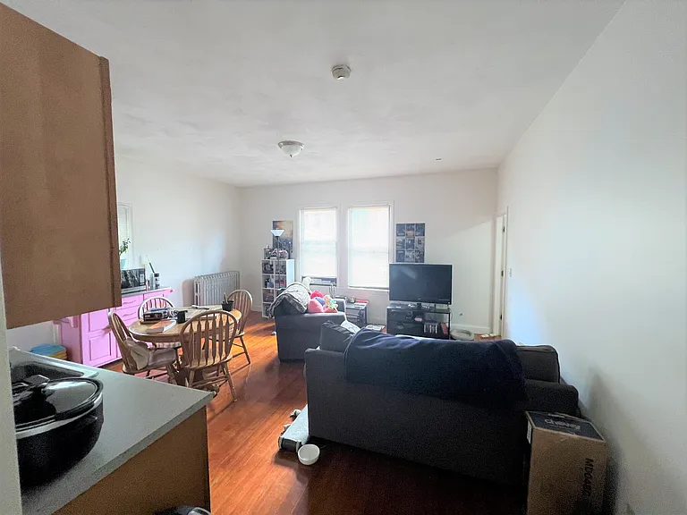 163 Strathmore Rd #3 — Photo 13