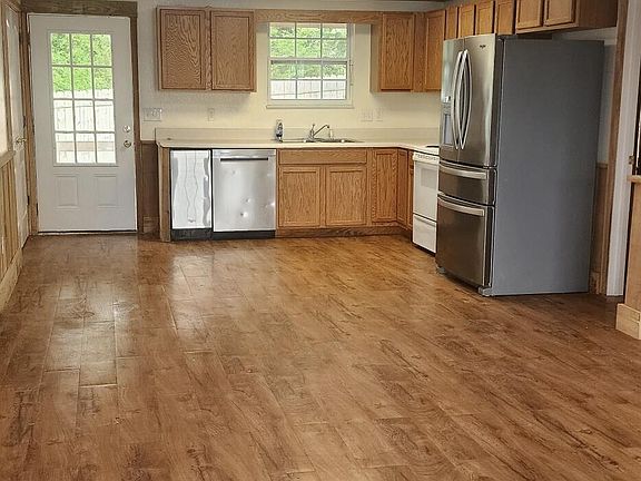 3rd image of 4046 Rainbow Hill Ln