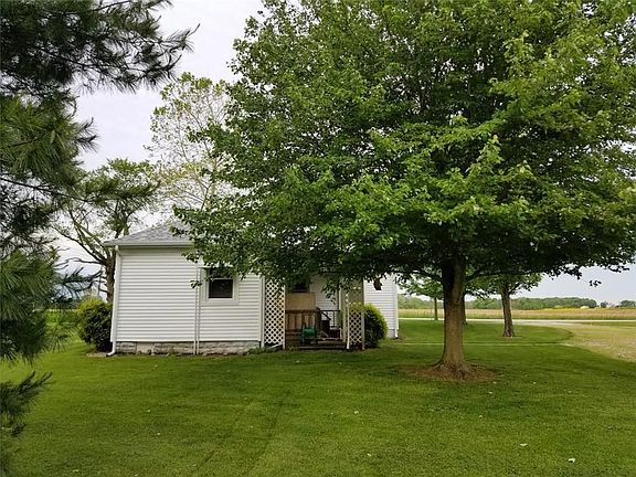 3rd image of 261 N County Road 80 NE