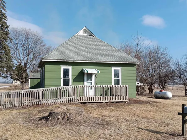 302 S High St, Delta, IA 52550