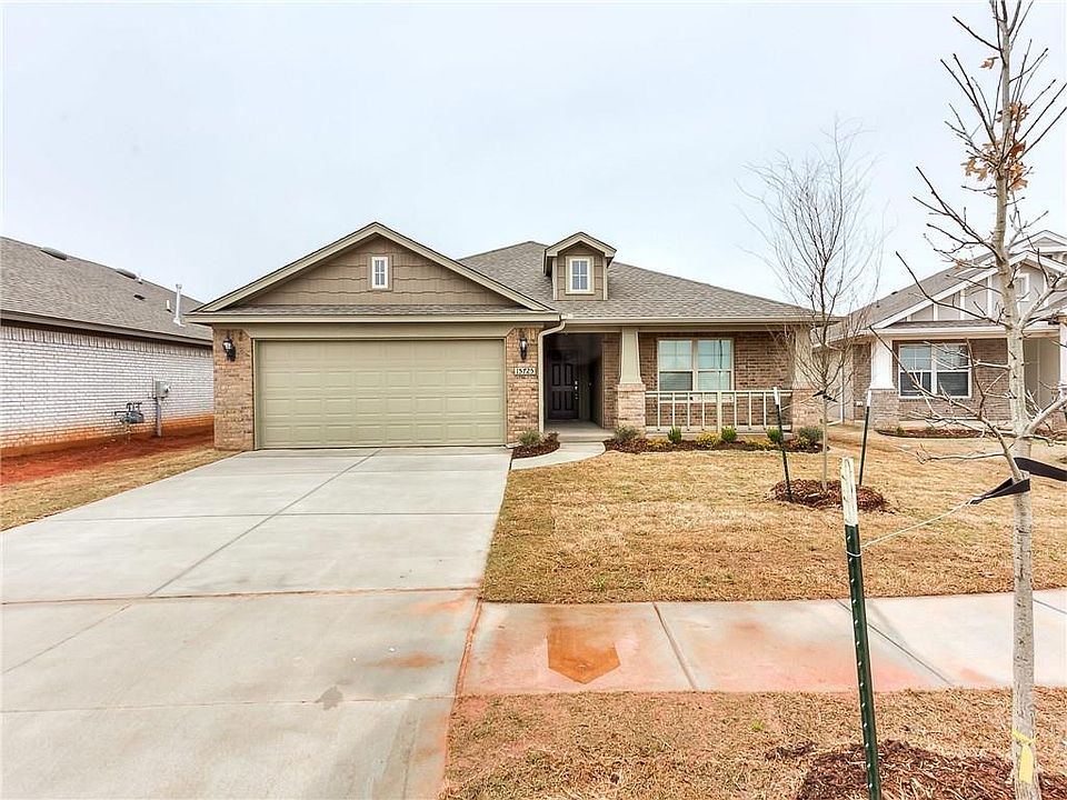 1st image of 15725 Gunnison Dr