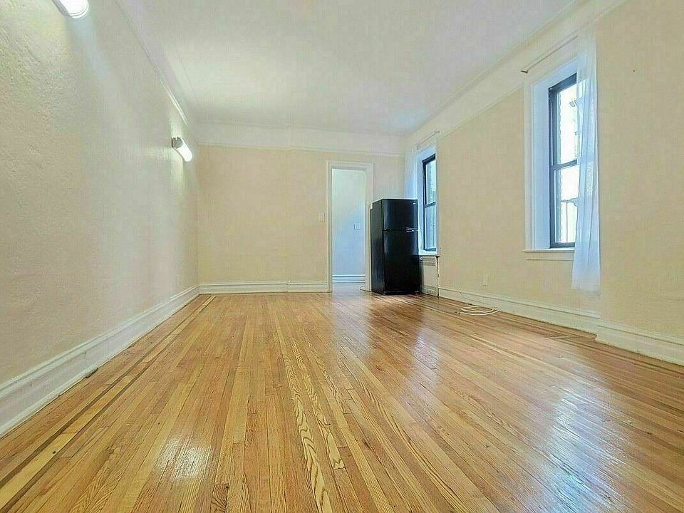 1st image of 552 Parkside Ave #3C