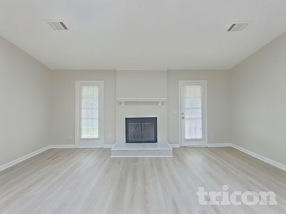 3rd image of 26 Maid Lynn Ct