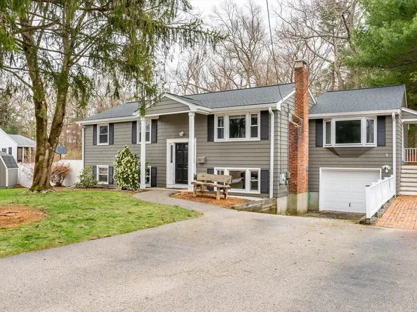 26 Eastman Ave, Foxboro, MA 02035