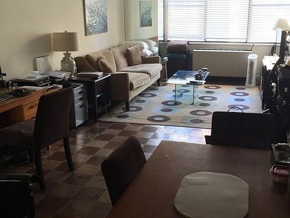 5th image of 301 E 45th St APT 10F
