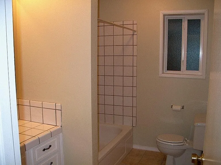 261 Amanda Ct — Photo 5