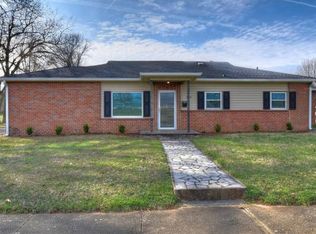 210 W East St, Elizabethton, TN 37643