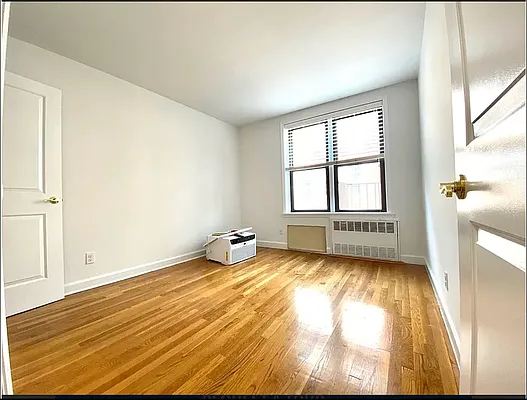 Rented by City Connections Realty | media 3