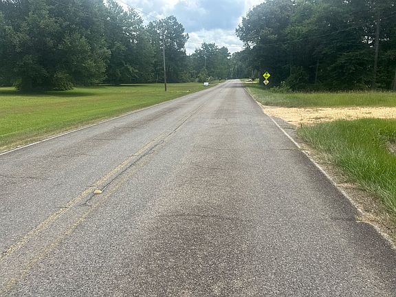 4th image of 213 Rushingtown Rd