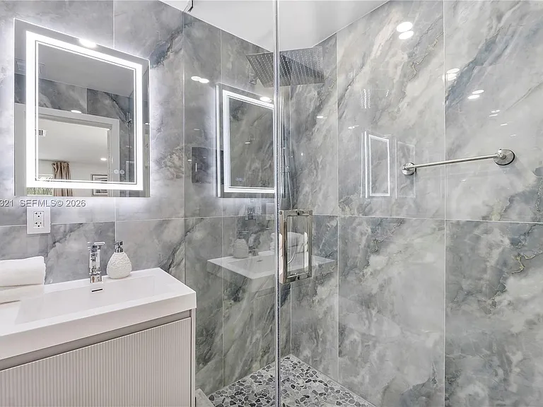 3261 Seaward Dr — Photo 35