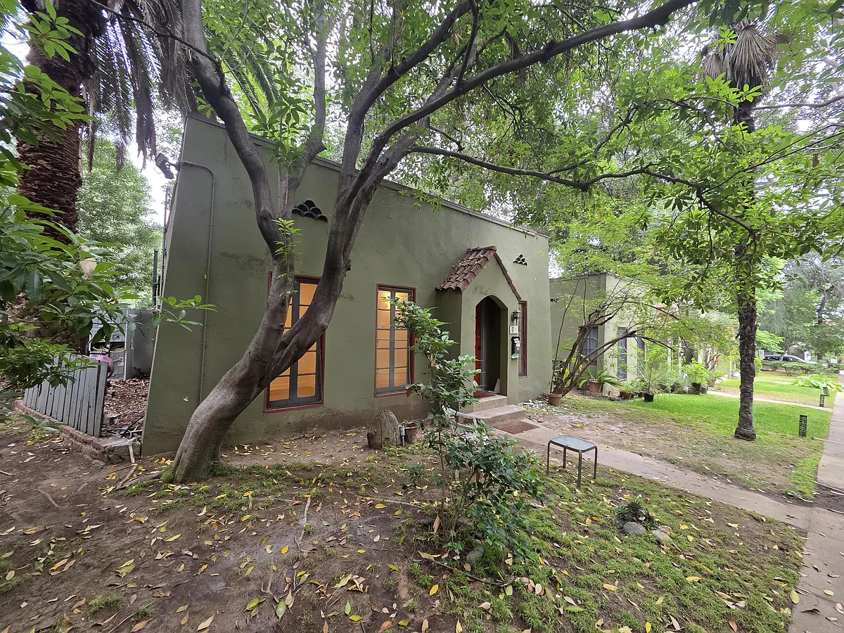 Building Photo - 475 E Sacramento St
