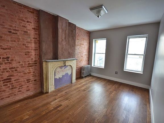 3rd image of 131 Jefferson Ave APT 3