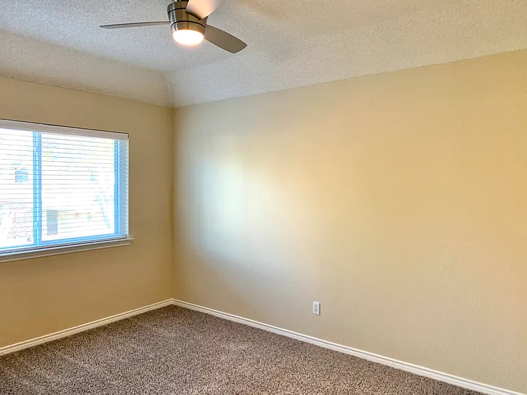 1410 Indian Lake Trl — Photo 15