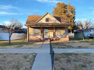 621 E 2nd St, Beloit, KS 67420