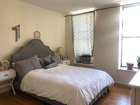 3rd image of 953 Amsterdam Ave APT 4C