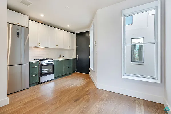 Rented by EXR | media 2