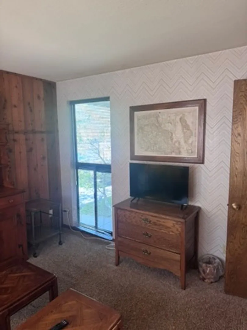 Spacious Furnished 3BD + Den / 3BA Mountain Condo | Pet Friendly | Villa de los Pinos — Photo 3