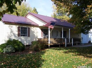 9299 York Settlement Rd, North Rose, NY 14516