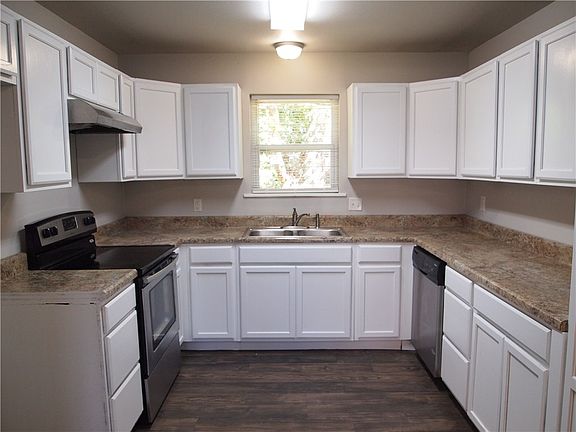 2nd image of 1016 Lake Sequoyah Dr
