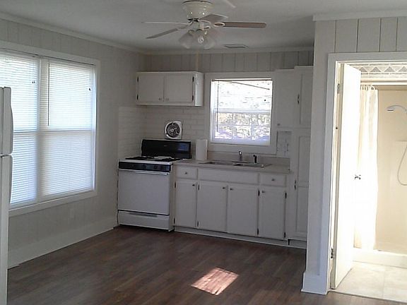 3rd image of 88 Silverbridge Ln
