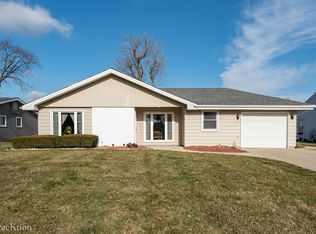1430 Sequoia Ln, Darien, IL 60561
