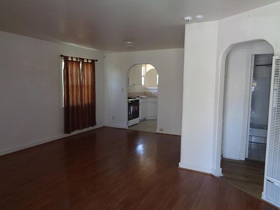 3rd image of 724 W Avenue J8