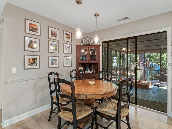 3rd image of 32 Otter Rd