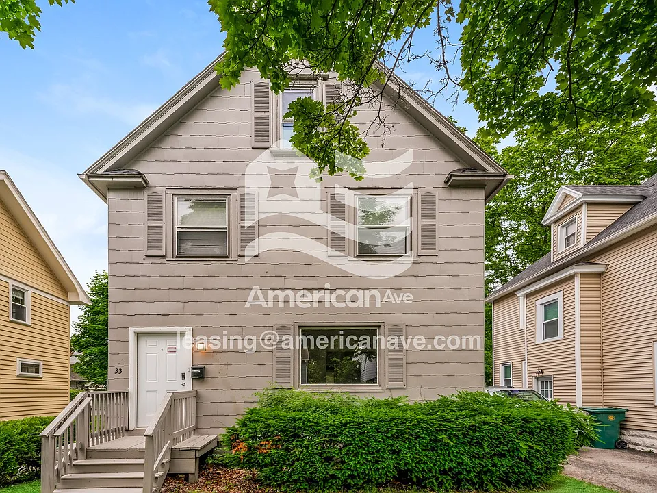 33 Paige St