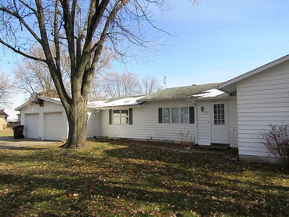 2nd image of 904 Park Dr