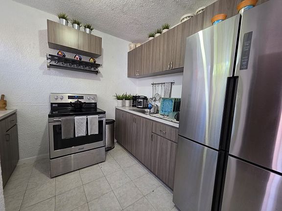 4th image of Calle Diana SE #8