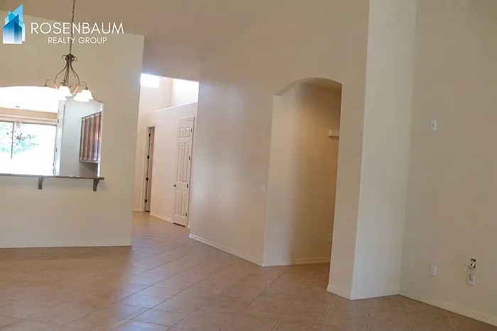 1263 Crown Ridge Dr — Photo 4