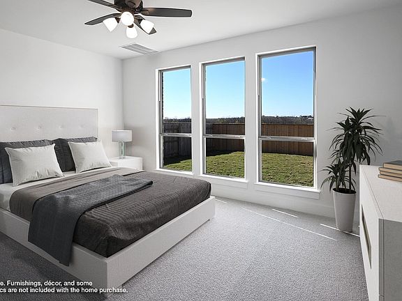 4th image of 684 Bay Breeze Dr