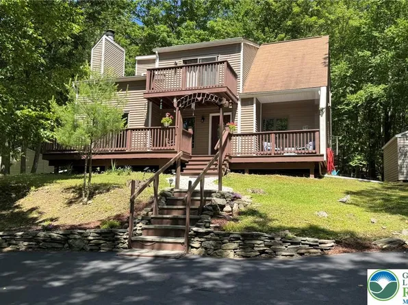 4271 Winchester Way, Bushkill, PA 18324