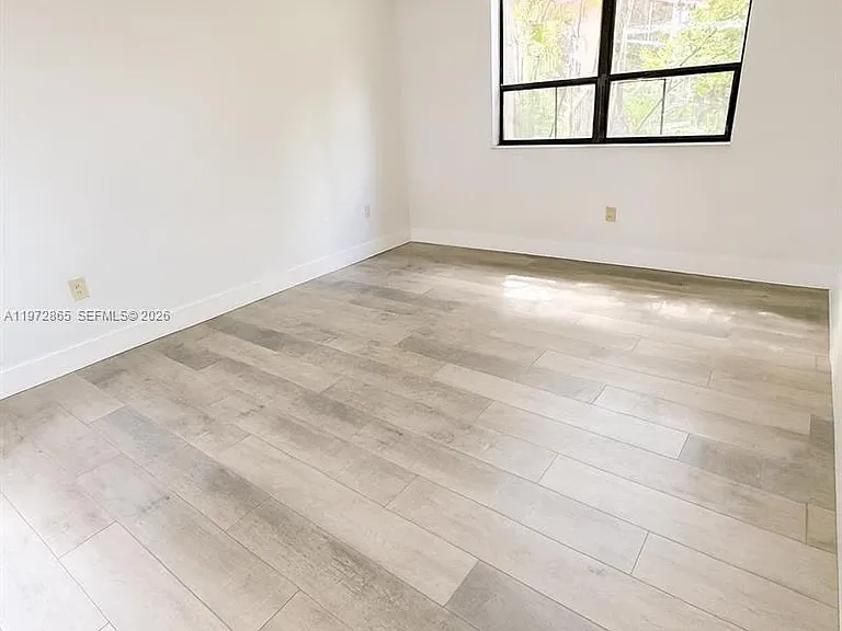800 NE 199th St #105D — Photo 10