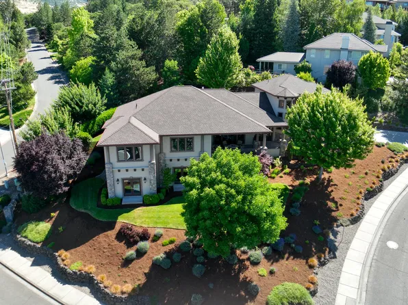 3913 Monte Vista Dr, Medford, OR 97504