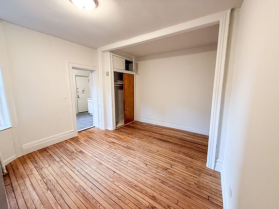 4th image of 346 E 20th St APT 6