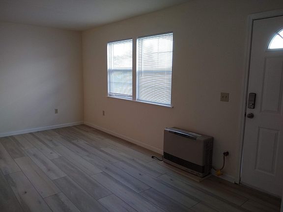 3rd image of 1242 McKendrie St #Adu
