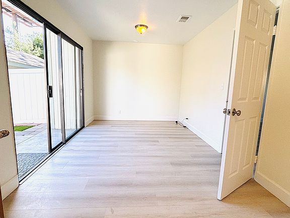 (Downstairs) Dining Area
