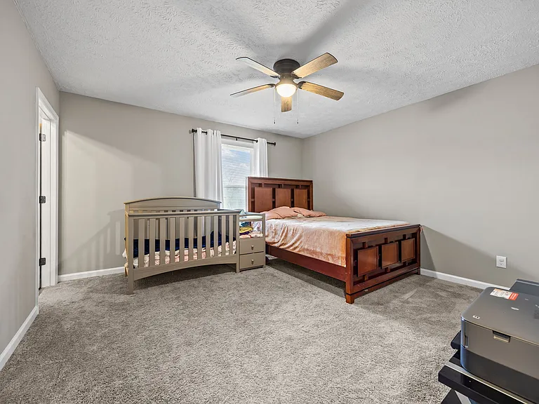38 Hallmark Dr — Photo 17