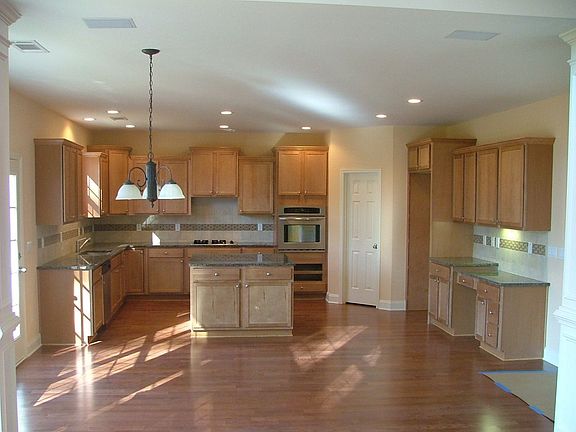 4th image of 255 Water Brook Dr