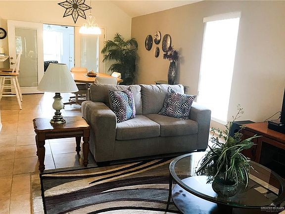 5th image of 214 Diana Dr
