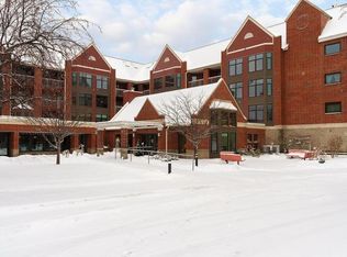 500 County Road B Rd W #113, Roseville, MN 55113