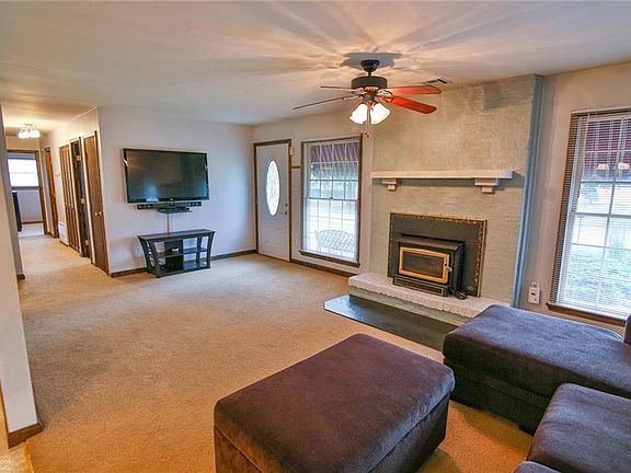 5th image of 3939 Birch Dr