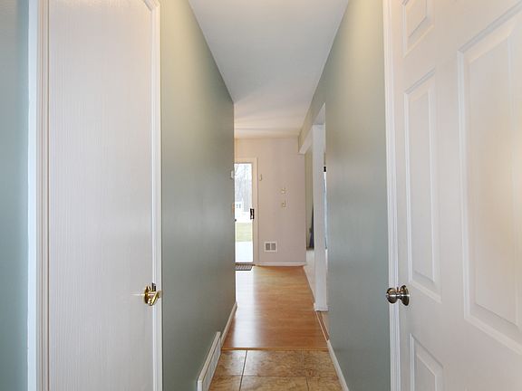 3rd image of 106 Marsdale Ct