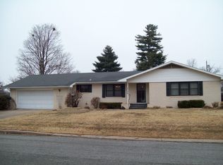 416 Carson St, Neosho, MO 64850