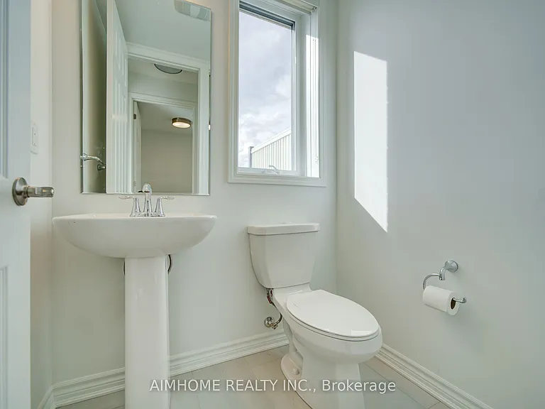 60 Avani Ave — Photo 10