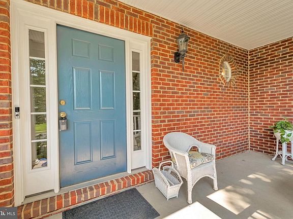 3rd image of 17900 Swans Creek Ln