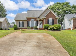 245 Cool Water Ct, Boiling Springs, SC 29316