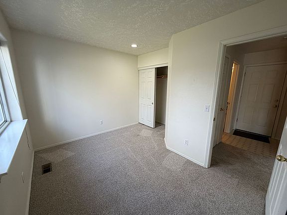 4th image of 1245 Country Glen Ave NE